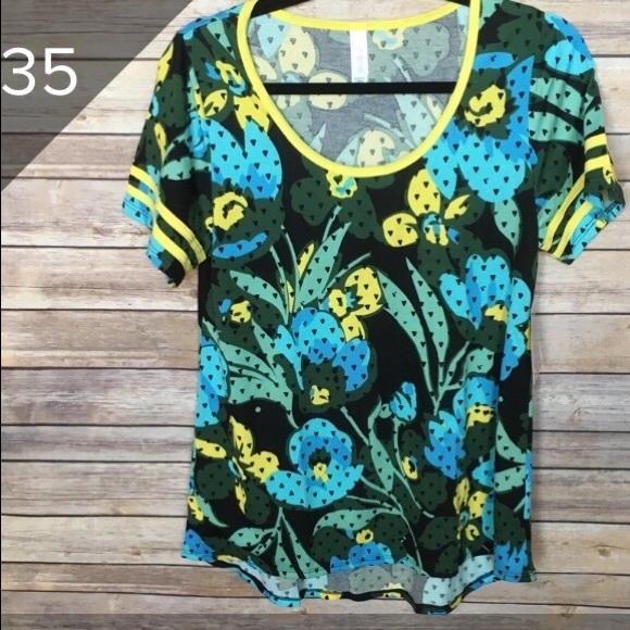 Lularoe Classic T - Picture 1 of 1